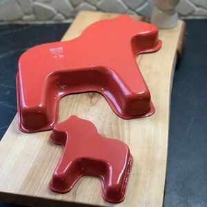 IKEA | Set of 2 | Red Drommar Dala Metal Horse Cake Pans